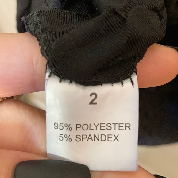 I’m selling a tank top hoodie, i don’t like how it fits on me, it’s super cute - Picture 1 of 3